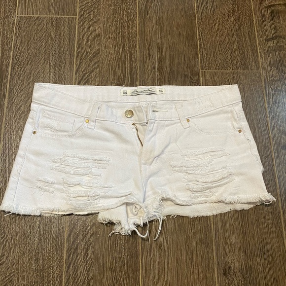 Shorts - Picture 2 of 3